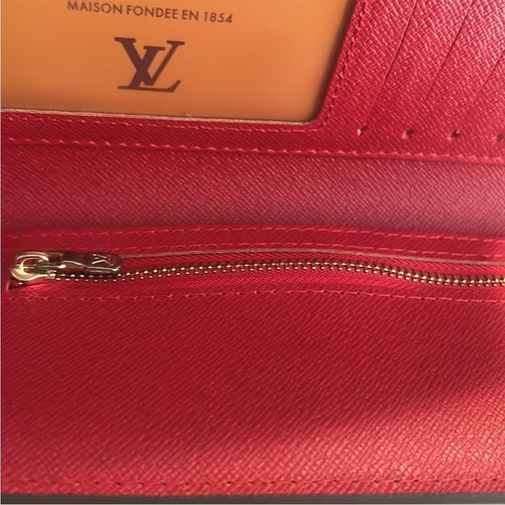 Scarlet Card Holder - Picture 4 of 7